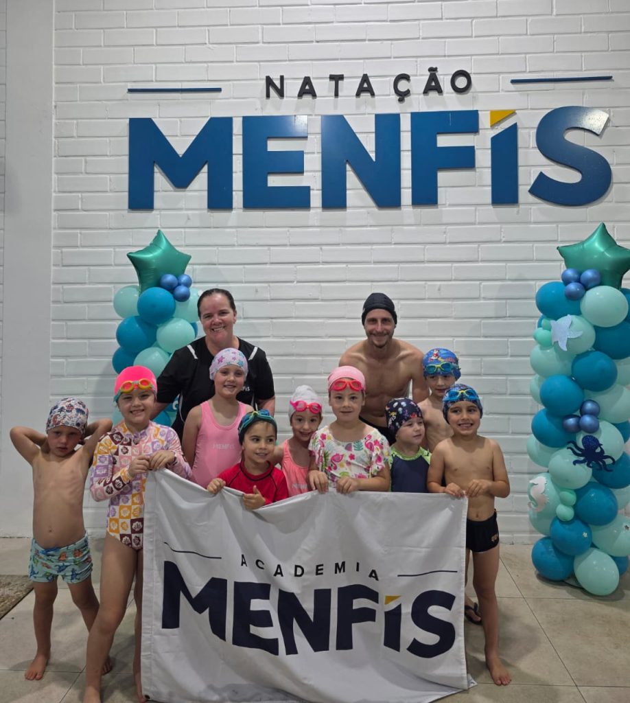 Festival de Natação da Academia Menfis une esporte, família e solidariedade em Timbó