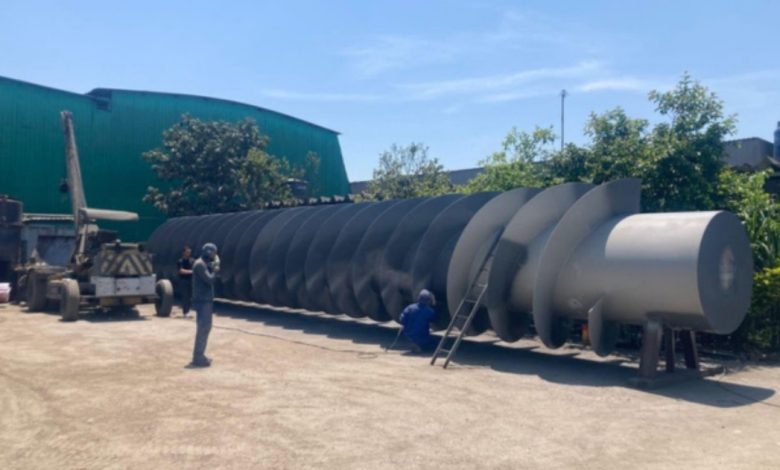 Parafusos de 18 toneladas vão bombear esgoto e acelerar despoluição do Rio Tietê