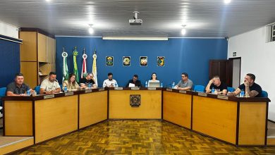 Vereadores de Apiúna discutem licenças, segurança escolar e possíveis erros em pagamentos a aposentados
