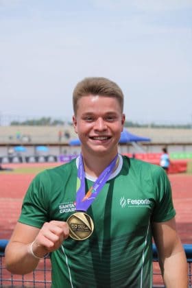 Atleta timboense disputa Sul-Americano Sub-20 e leva o nome do Brasil ao pódio no Peru