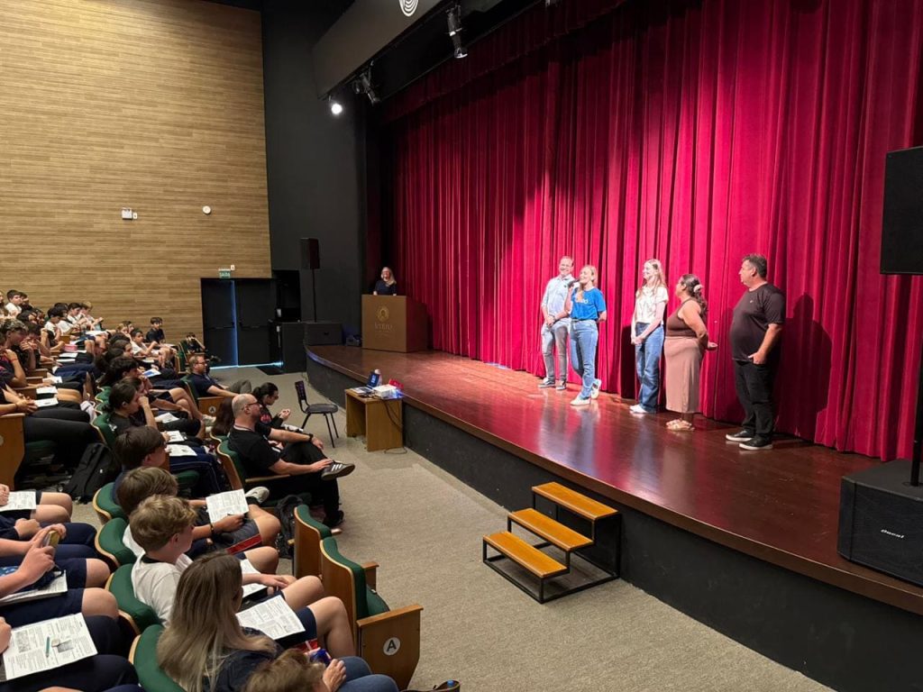 Estudantes de Timbó participam de preparação para o Saeb 2025