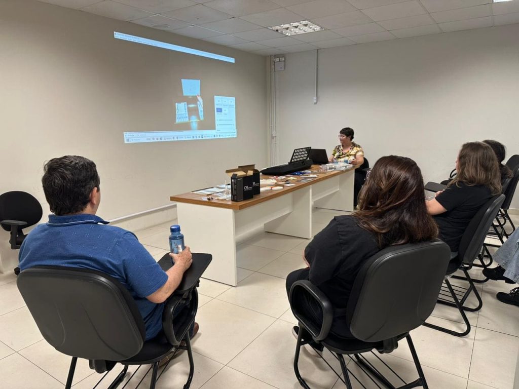 Professores de música de Timbó participam de formação sobre inclusão no ensino musical