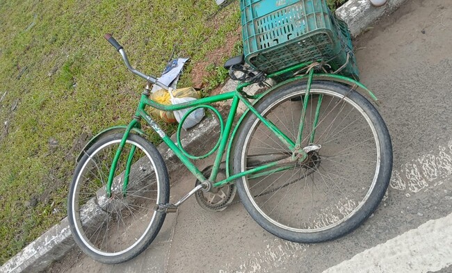 Movimento na BR-470 é marcado por colisão entre carro e bicicleta em Ascurra
