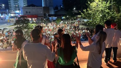 Noite mágica: Timbó abre o Natal + Encantado com brilho, música e grande público