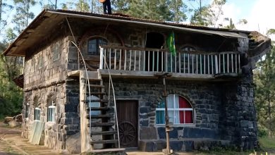 Em Rodeio, agricultor passa 20 anos juntando pedras e constrói casa com as próprias mãos