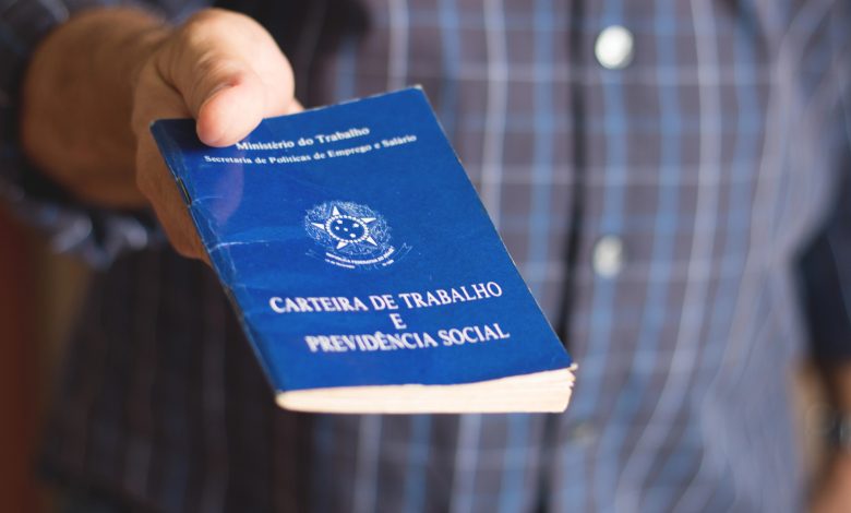 SC segue líder nacional em emprego e mantém índice de desocupação em 2,3%