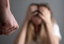 Homem alega ciúmes do trabalho da esposa ao ser preso por agredi-la com socos em Jaraguá do Sul