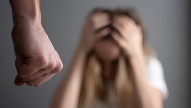 Homem alega ciúmes do trabalho da esposa ao ser preso por agredi-la com socos em Jaraguá do Sul