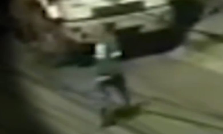 Vizinho estupra mulher por quase duas horas após invadir casa e ameaçá-la de morte