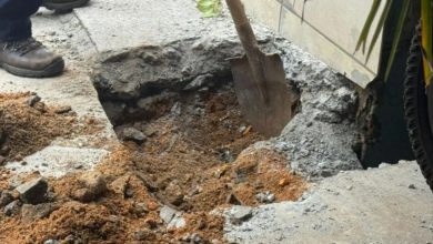 Homem é levado à delegacia após denúncia de ligação clandestina de água ser confirmada. em Brusque