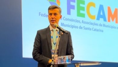 Ex-prefeito de Gaspar vira réu por supostamente usar vídeos da prefeitura para se promover