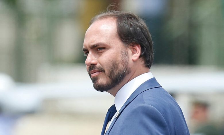 “Não é uma simples escolha”: Carlos Bolsonaro confirma pré-candidatura ao Senado por Santa Catarina