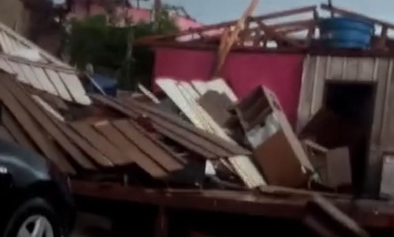 “Perdemos tudo”, grita mulher em desespero ao ver a casa destruída pelo tornado no Paraná