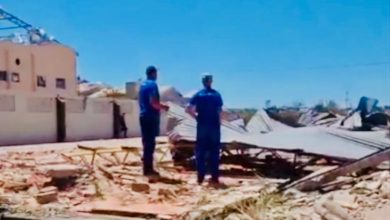 Após tornado devastar cidade, detentos ajudam na reconstrução de escolas no Paraná