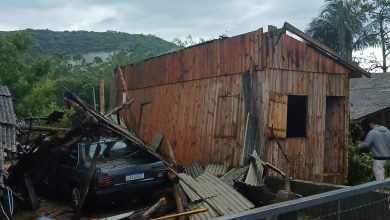 Casa desaba parcialmente após forte chuva em Apiúna