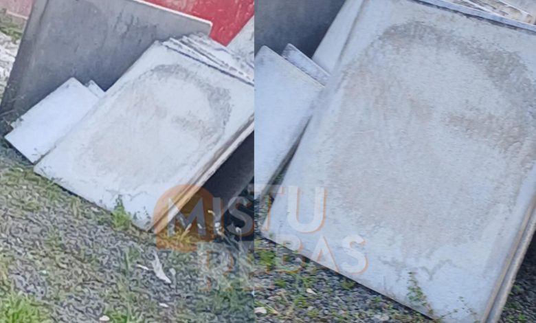 Imagem curiosa em piso de empresa chama atenção em Timbó: leitor vê fisionomia de Jair Bolsonaro