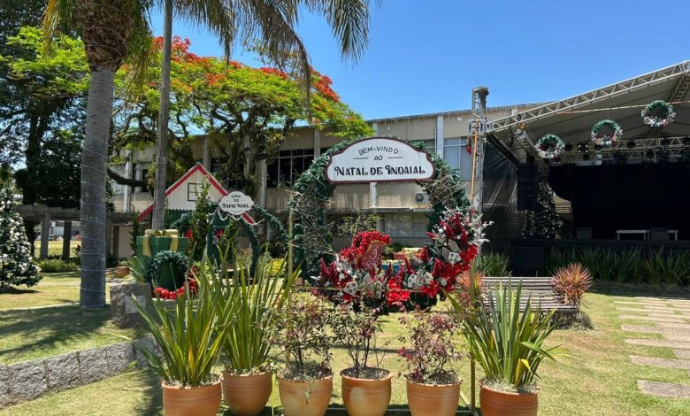 Indaial dá início à programação do Natal 2025 com desfile, feira e chegada do Papai Noel