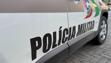 Homem sofre acidente em Timbó e polícia descobre mandado de prisão; detenção é feita no hospital
