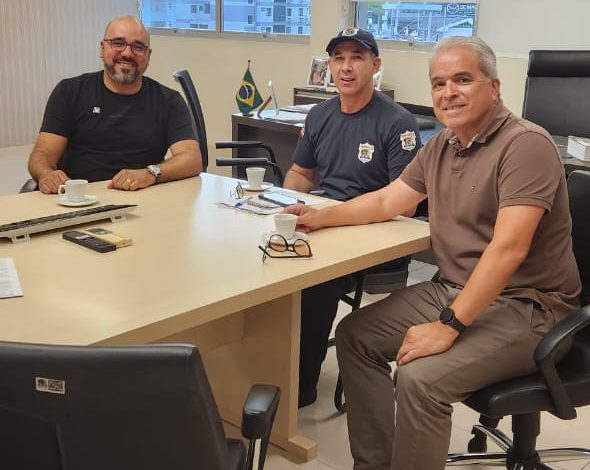 Timbó busca inovação em sistemas de trânsito em encontro com Blumenau