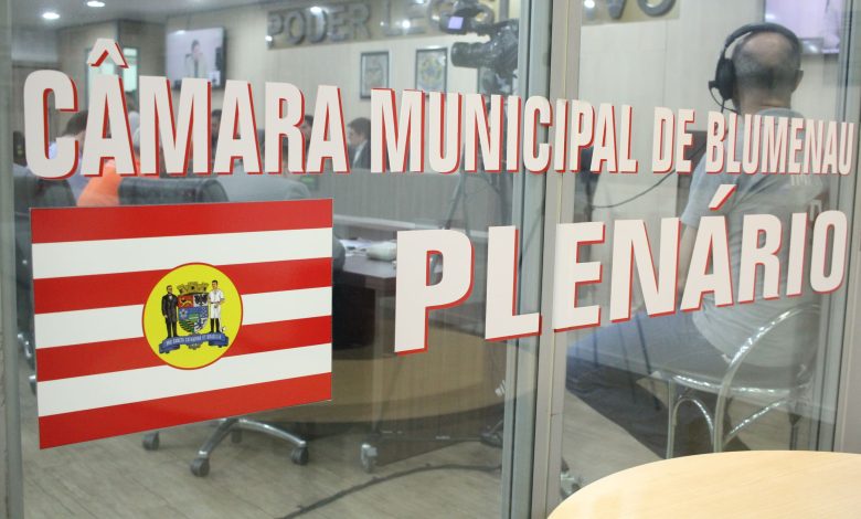 Câmara de Blumenau realiza duas solenidades nesta semana: Dia da Bíblia e entrega de Títulos Honoríficos