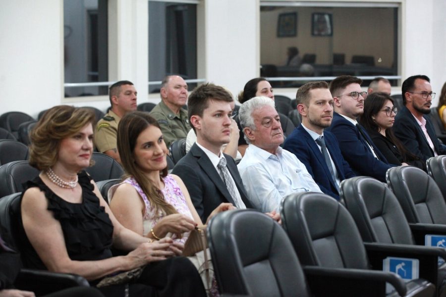 Noite de Honrarias celebra trajetórias marcantes na Câmara de Blumenau