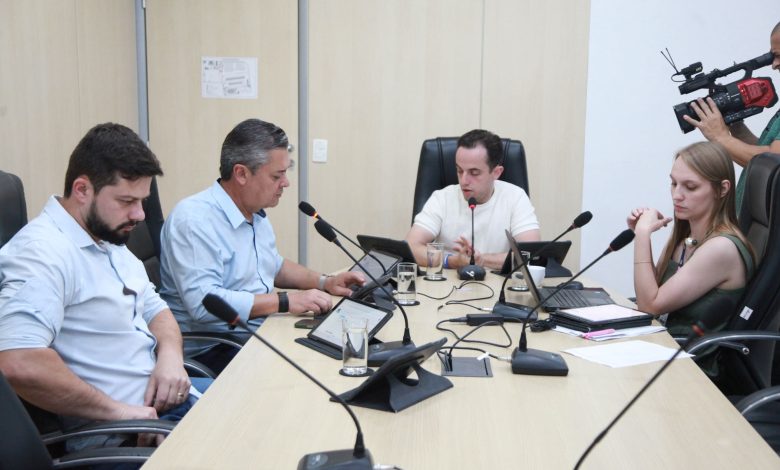 Treze propostas avançam após análise das Comissões de Educação, Transportes e Turismo da Câmara de Blumenau