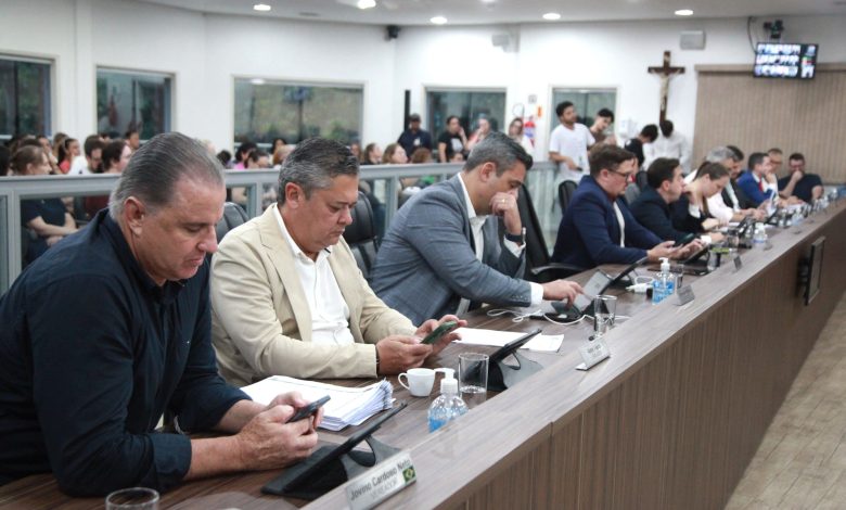 Câmara de Blumenau aprova divisão proporcional na cobrança de remoções com guincho