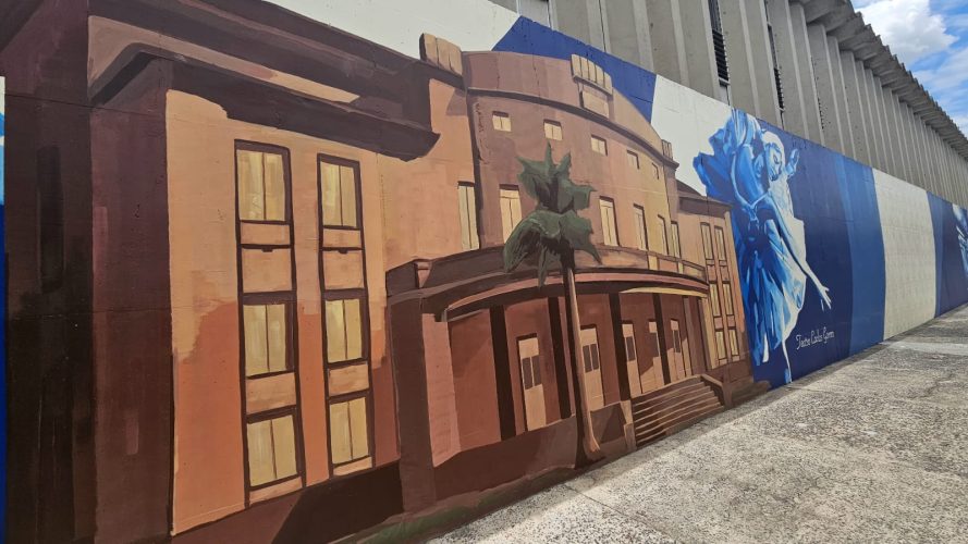 Muro da Teka vira obra de arte e abre celebrações do centenário da empresa em Blumenau