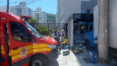 Motorista tem mal súbito em SC, bate em prédio e é reanimado por socorristas