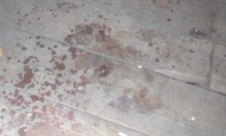 Mulher é golpeada com foice pelo companheiro em SC; suspeito é preso após tentar fugir