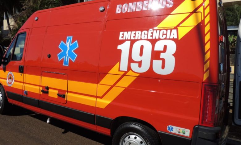 Bombeiros realizam resgate em altura após trabalhador passar mal em CEI de Blumenau