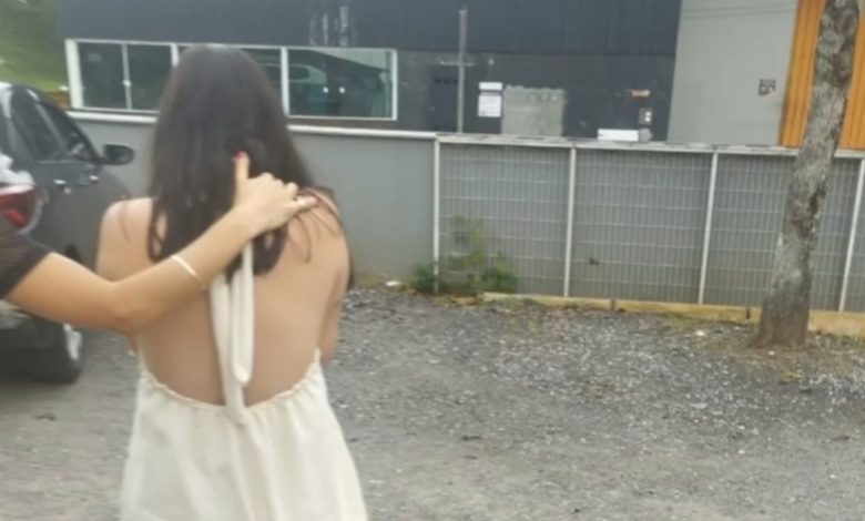 Em SC, mulher é presa suspeita de queimar a mão da enteada de 2 anos