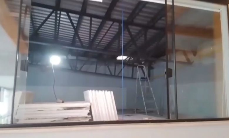 Trabalhador morre após queda de estrutura durante obra em escola de Blumenau