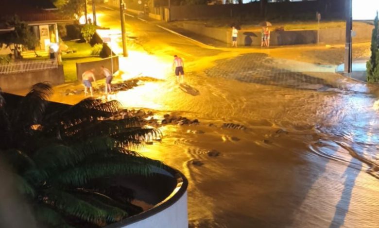 Chuva intensa mobiliza Bombeiros Voluntários e gera 14 ocorrências em Pomerode