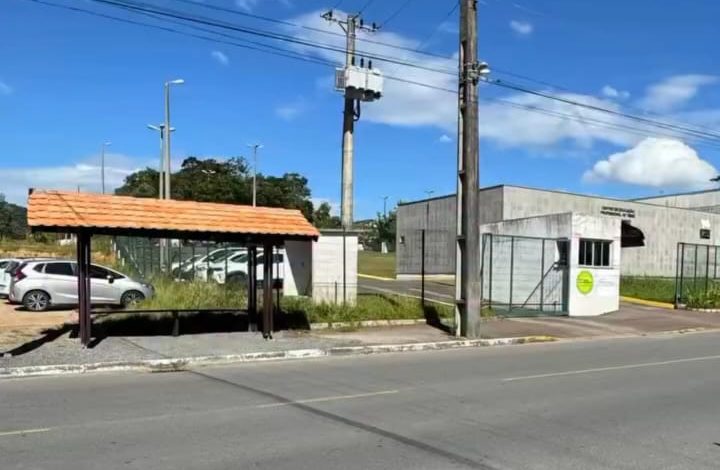Novos pontos de ônibus são inaugurados em frente ao Ruy Barbosa e ao CEDUP em Timbó