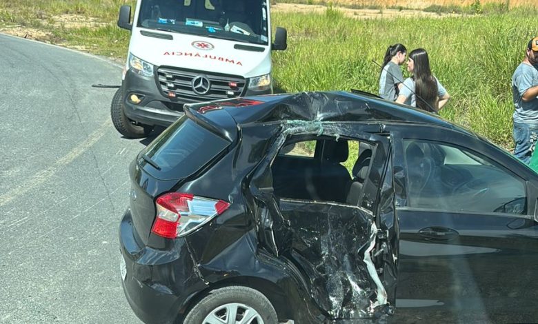 Colisão entre carro e moto deixa feridos e mobiliza resgate na BR-470, em Ascurra