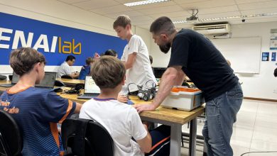 Estudantes da rede municipal de Timbó finalizam curso de mecatrônica com desafio prático