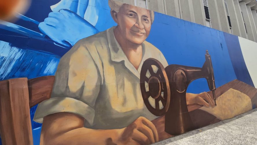 Muro da Teka vira obra de arte e abre celebrações do centenário da empresa em Blumenau