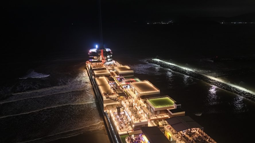 Novo Píer Oporto foi inaugurado em Itapema e recebeu cerca de 10 mil pessoas