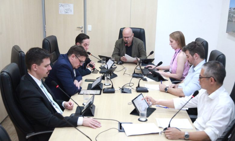 Câmara de Blumenau avança em propostas após análise da CCJ e Comissão de Finanças