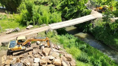 Ponte da Estrada Geral Serra São João passa por reconstrução em Benedito Novo