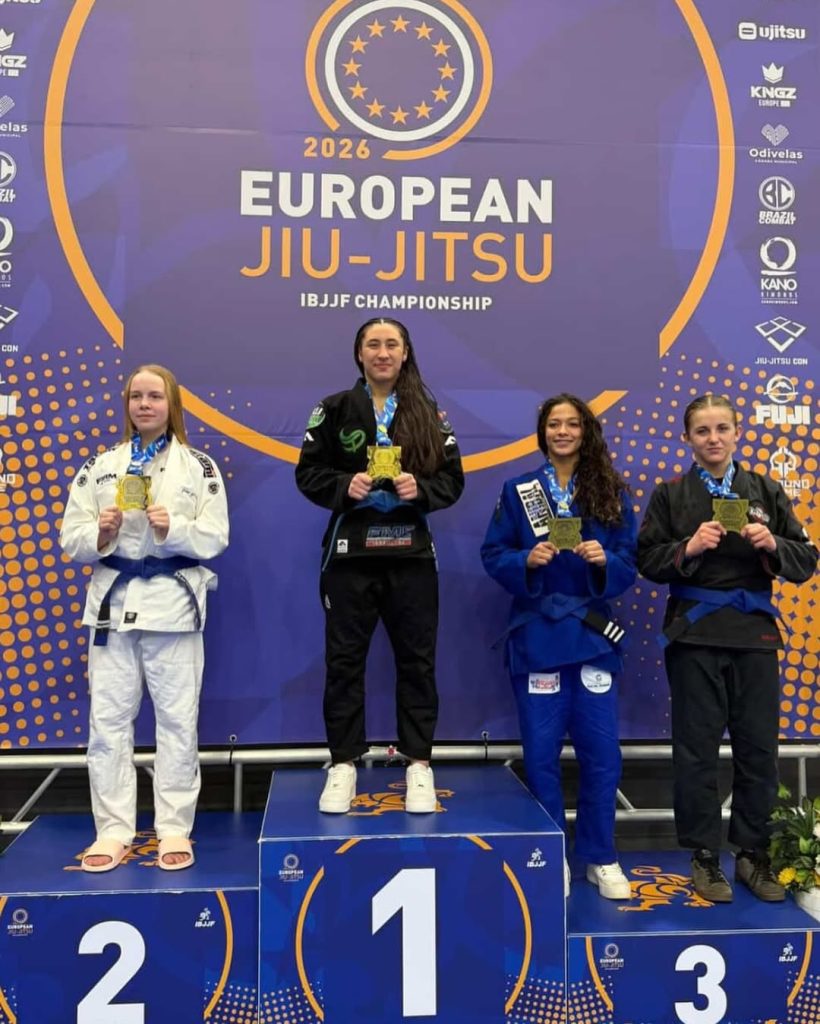 Com atuação histórica, indaialense Eloa Moraes domina final e é campeã europeia de Jiu-Jitsu