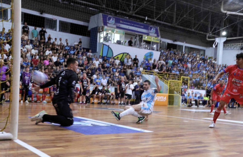 Timbó Futsal vence o Mariotão por 3 a 2 e garante vaga na final do 39º Torneio de Verão de Indaial
