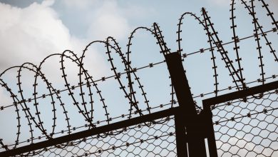 Cinema 4K atrás das grades: presídios federais recebem Smart TVs para reintegração