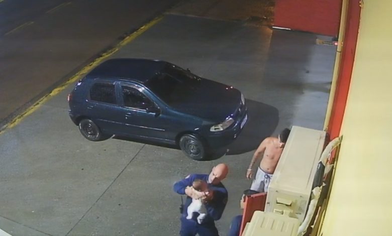 Bombeiros de SC salvam bebê de dois meses após engasgo por leite