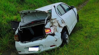 Colisão entre carro e moto deixa três feridos na BR-470, em Gaspar