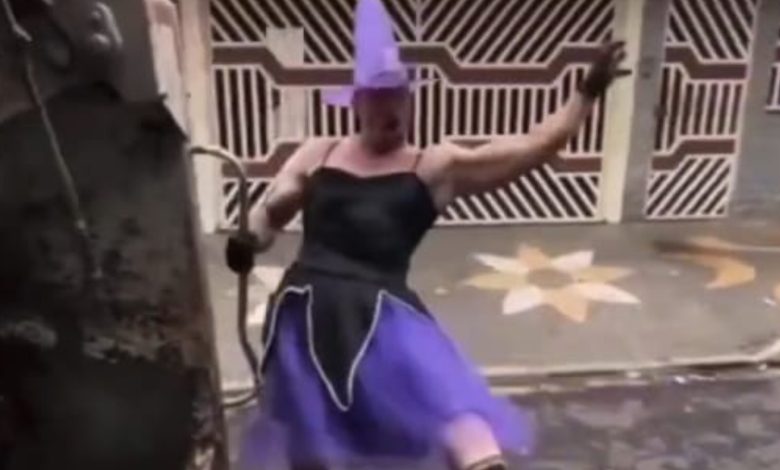 De bruxinha à sensação da cidade: gari se fantasia e espalha alegria durante o trabalho