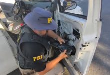 Polícia encontra grande carregamento de anabolizantes oculto em carro na BR-101, em Barra Velha