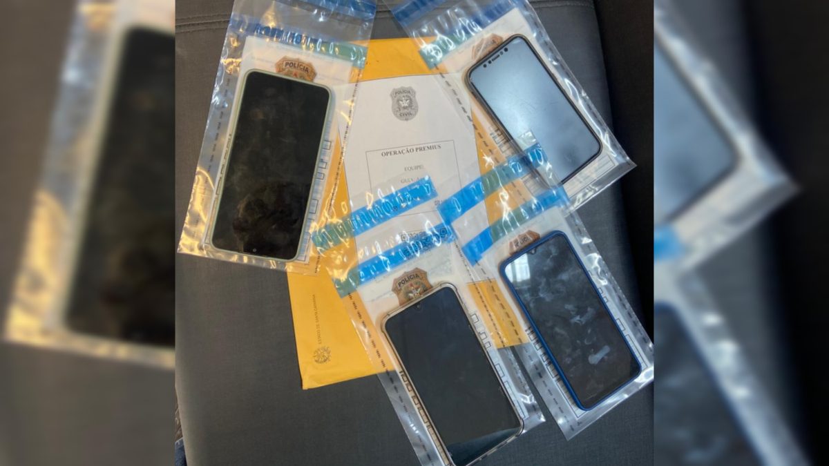 Operação PREMIUS prende suspeitos de aplicar golpe do bilhete contra idosos em SC e no RS