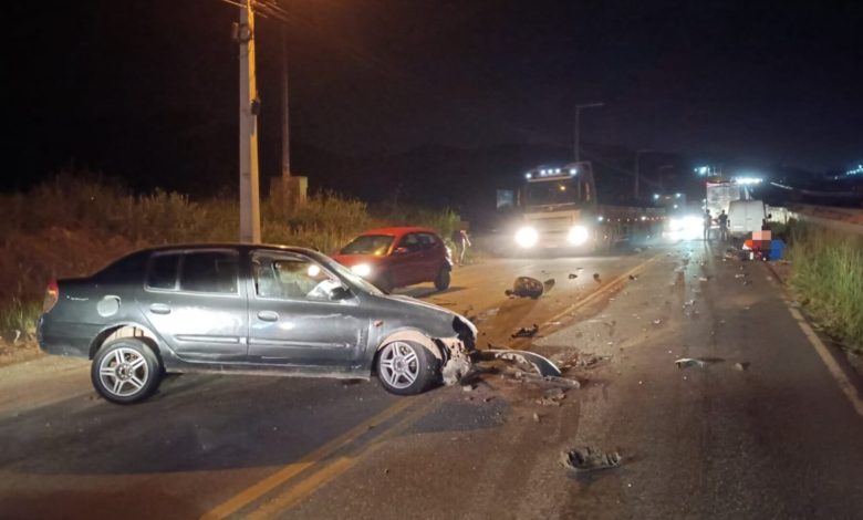 Acidente em Indaial envolvendo 3 veículos deixa motociclista gravemente ferido
